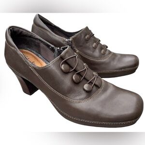 Clarks Brown Women's Athletic Shoes